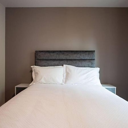 Modern 2Br With Balcony Next To The City Airport Bhd - Free Parking Belfast Exteriér fotografie