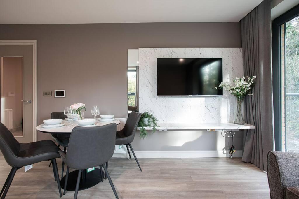 Modern 2Br With Balcony Next To The City Airport Bhd - Free Parking Belfast Exteriér fotografie