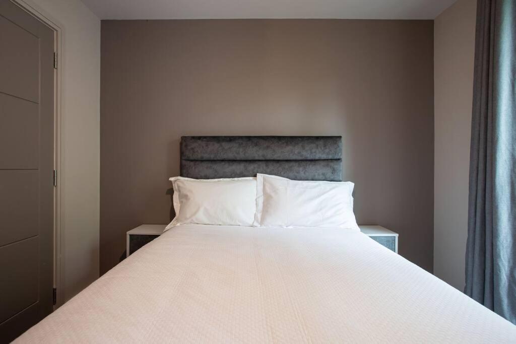 Modern 2Br With Balcony Next To The City Airport Bhd - Free Parking Belfast Exteriér fotografie