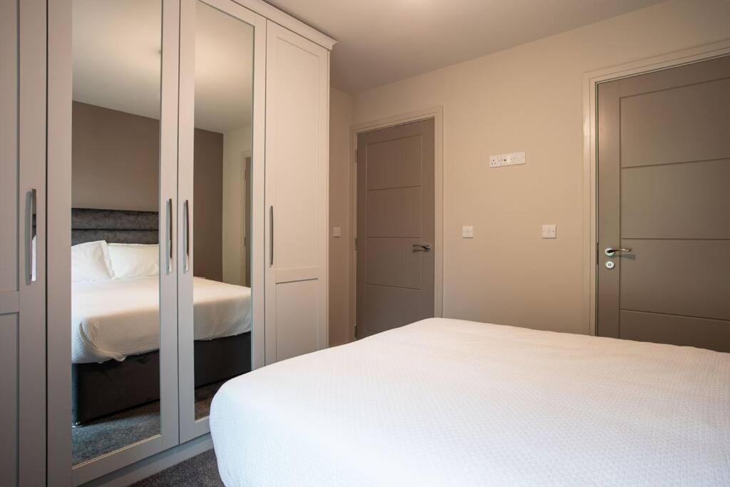 Modern 2Br With Balcony Next To The City Airport Bhd - Free Parking Belfast Exteriér fotografie