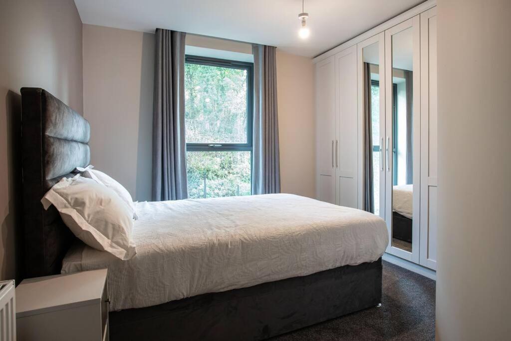 Modern 2Br With Balcony Next To The City Airport Bhd - Free Parking Belfast Exteriér fotografie